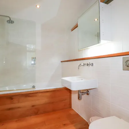 4 Miller's Island * Looe