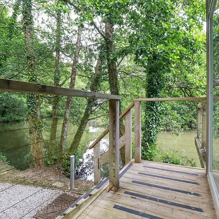 4 Miller's Island Looe